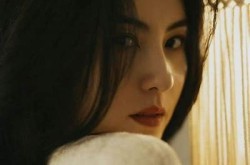 "张柏芝最新公开亮相照片，微笑颜值依旧高"