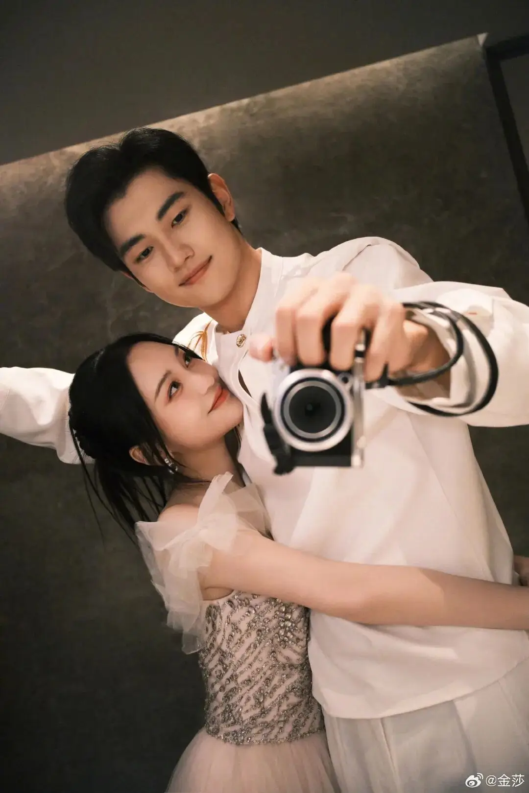 _摔跤模特被仙姑针对了？贾乃亮卖假货被停播？纪凌尘嘲讽阚清子孩子夭折？孙丞潇金莎求婚？姨太问答_摔跤模特被仙姑针对了？贾乃亮卖假货被停播？纪凌尘嘲讽阚清子孩子夭折？孙丞潇金莎求婚？姨太问答