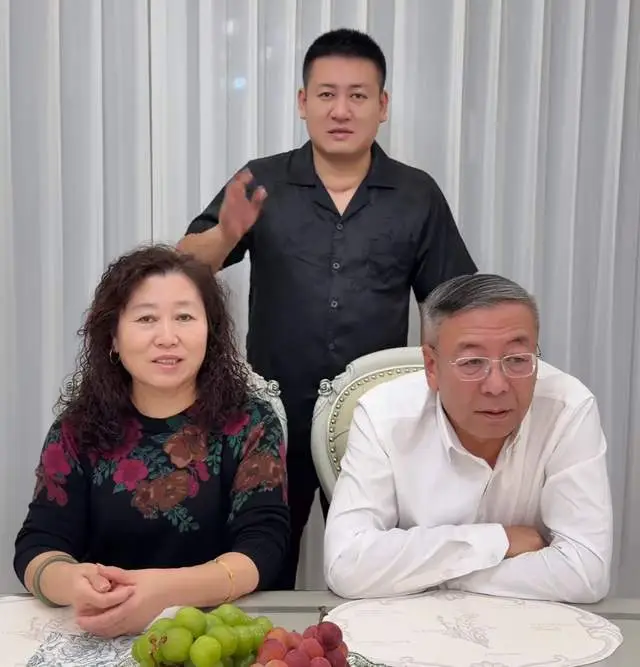 网曝新娘被灌酒遭好友强奸_李连杰壹基金遭质疑_