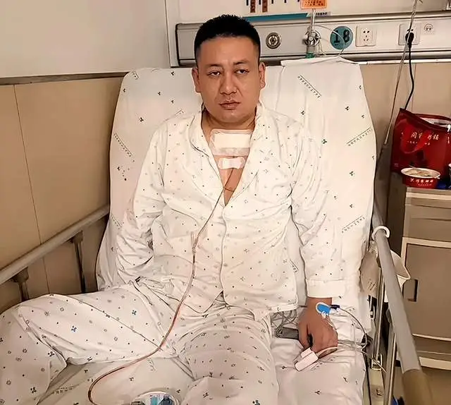 李连杰壹基金遭质疑_网曝新娘被灌酒遭好友强奸_