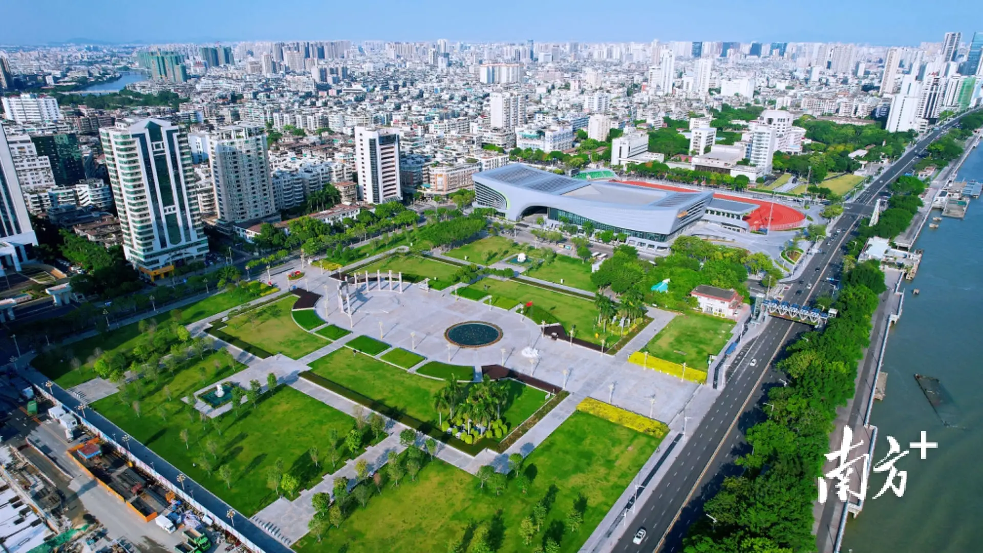 _工行白金卡消费2万免年费_消费与民生