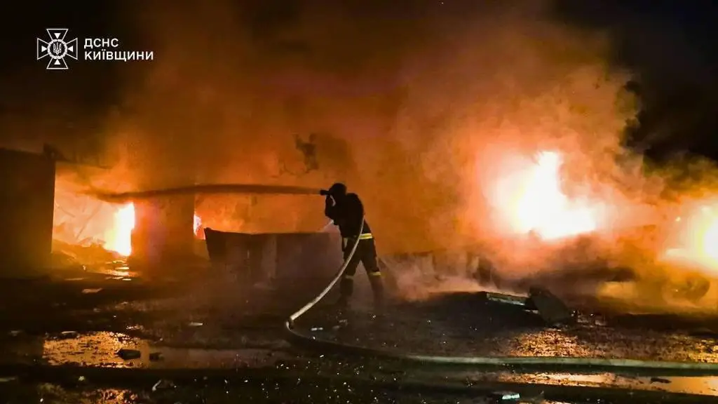 美乌领导人会晤前夕，基辅遭空袭全市停电大面积停暖_美乌领导人会晤前夕，基辅遭空袭全市停电大面积停暖_