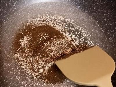 《奶茶爱好者必看：独特的奶茶制作视频在线观看成热门趋势》