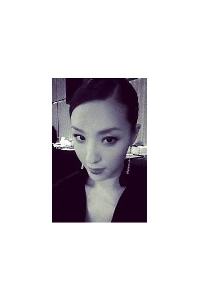 "早川濑里奈电影全集：领略日本影坛才女的魅力演绎"